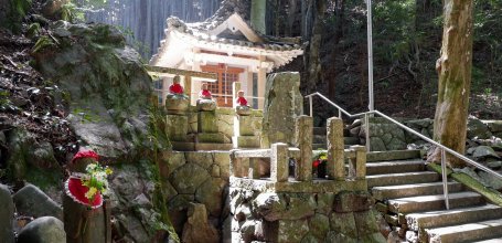 Shima (Ise Peninsula, Mie Prefecture), Pavilion and Jizo statues at Tsumekiri Fudoson temple