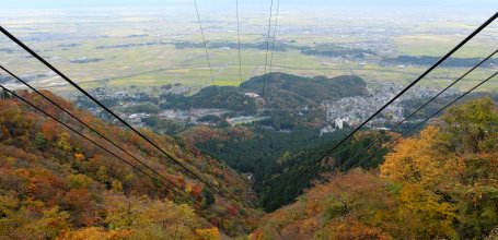 Yahiko-jinja, Yahikoyama Ropeway and panoramic view from Mount Yahiko's side in autumn