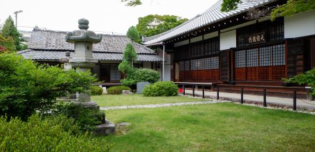 Genko-an (Kyoto), View on the temple's main hall from the gardens 2