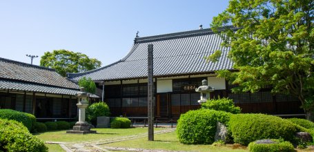 Genko-an (Kyoto), View on the temple's main hall from the gardens