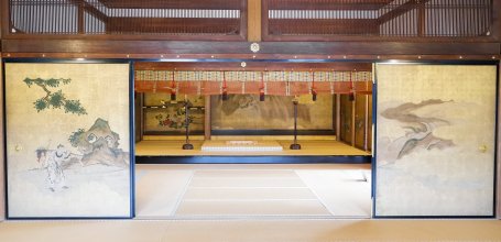 Shogo-in (Kyoto), Inside view of the Shinden pavilion and painted fusuma sliding doors
