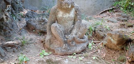 Shibamata (Katsushika, Tokyo), Monkey statue in Suiken-en garden at Taishakuten Temple