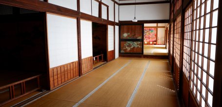 Zuishin-in (Kyoto), Inside view of the Omoteshoin pavilion towards the Buddhist altar