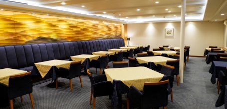 Shin Nihonkai Ferry, Gastronomic restaurant on the Lavender (Niigata-Otaru cruise)