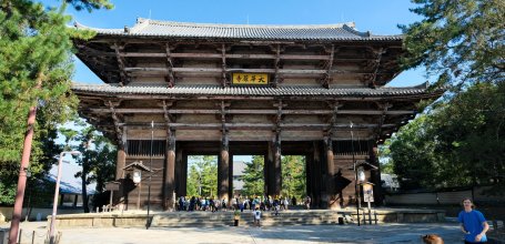 Nara, Nandai-mon gate at Todai-ji temple