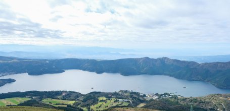 Mototsumiya-jinja (Hakone), View on Lake Ashi from Mount Komagatake 2