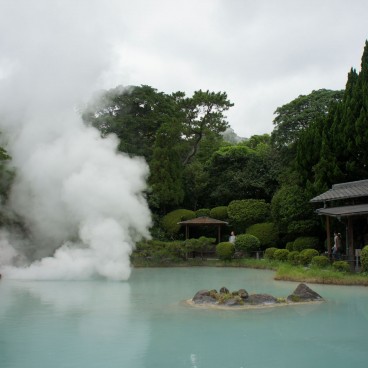 Jigoku Meguri in Beppu, The pond of Umi-jigoku