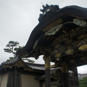 Nijo Castle (Kyoto), Kara-mon gate in 2011 before renovation