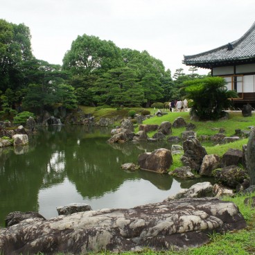 Nijo Castle (Kyoto), Pond in Ninomaru Garden