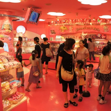 sanrio-puroland-hello-kitty-tokyo-10