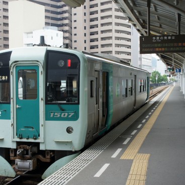Takamatsu, Local train