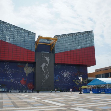 Kaiyukan Aquarium (Osaka), View on building