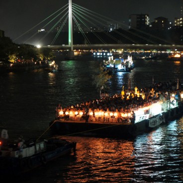 Tenjin Matsuri in Osaka, Nightly boat parade 2