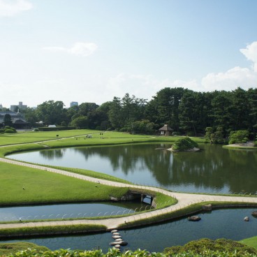 Koraku-en (Okayama), View on the Japanese garden and the main pond 2