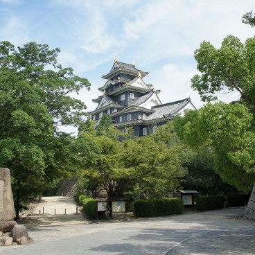 Okayama Castle, known as the Crow Castle (U-jo)