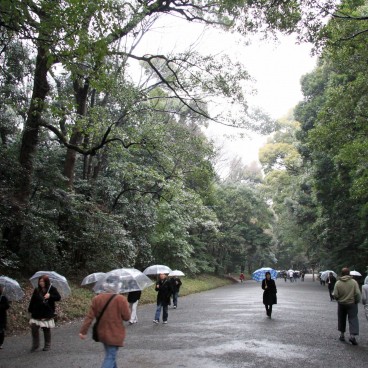 Meiji-jingu, Large walking path to the shrine