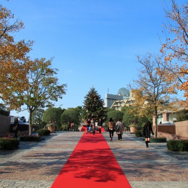 christmas-ornaments-tokyo-8
