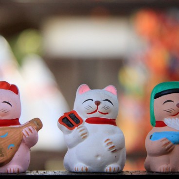 Gotoku-ji (Tokyo), Various Maneki-Neko cats statues