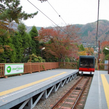 Hakone, Cable car bound for Gora in autumn