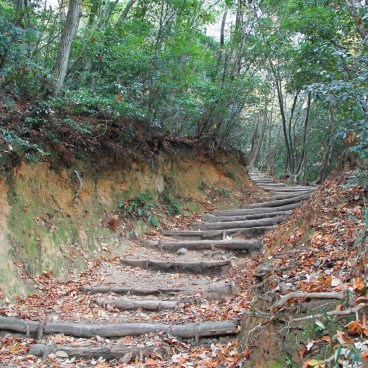 Mount Daimonji in Kyoto, Walking path in autumn 3