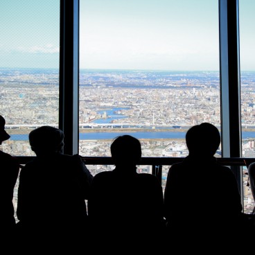 Tokyo SkyTree, Visitors in the observatory 3