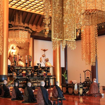 Zojo-ji in Tokyo, Buddhist monks during a ceremony