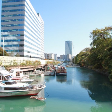 Hamarikyu Garden (Tokyo), Pier for the shuttle boat