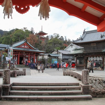 Itsukushima-jinja (Miyajima), Entrance of the shrine's grounds