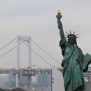 Odaiba, View on Rainbow Bridge and the Statue of Liberty replica