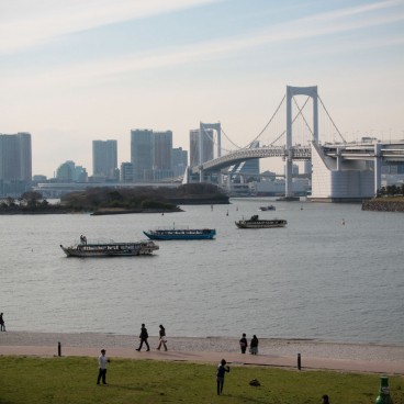 Odaiba beach and Rainbow Bridge (Tokyo)