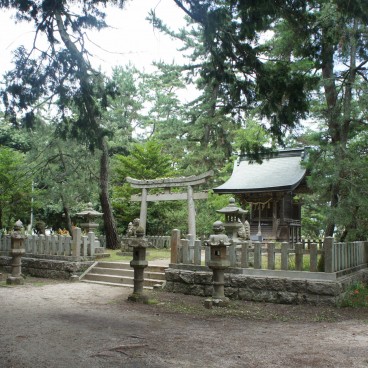 Amanohashidate, A small shrine under the pine trees