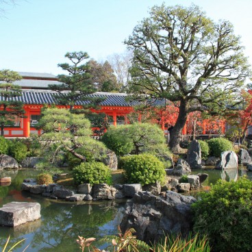 Sanjusangendo in Kyoto, Japanese garden in the temple's grounds