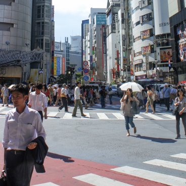 Summer Heat in Japan, A street in Tokyo