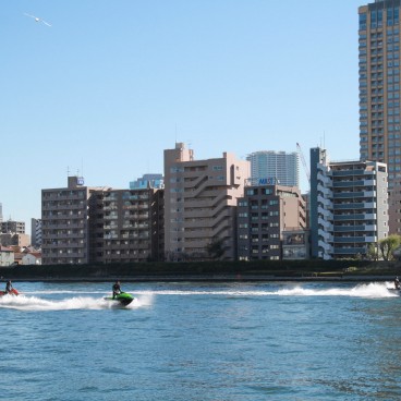 Himiko Cruise (Tokyo), Day view on Tokyo from Sumida River 2