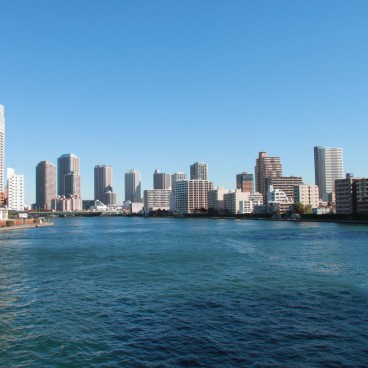 Himiko Cruise (Tokyo), Day view on Tokyo from Sumida River