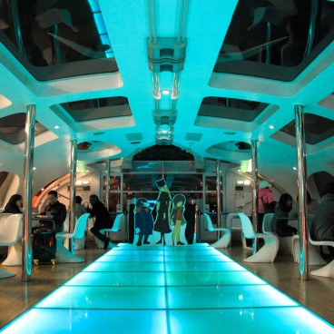 Himiko Cruise (Tokyo), Night view inside the boat