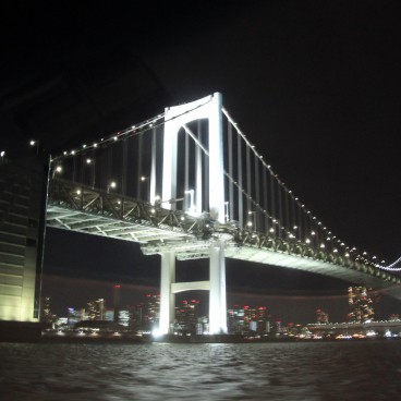 Himiko Cruise (Tokyo), Night view on Rainbow Bridge 2