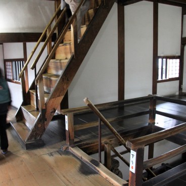 Inuyama Castle (Aichi Prefecture), Inside view of the wooden keep