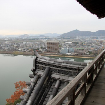 Inuyama Castle (Aichi Prefecture), Panoramic view on the city from the keep in autumn