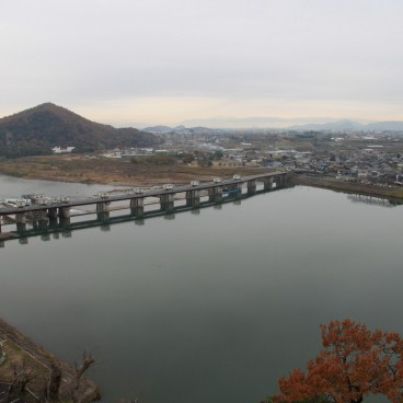Inuyama Castle (Aichi Prefecture), Panoramic view on the city from the keep in autumn 2