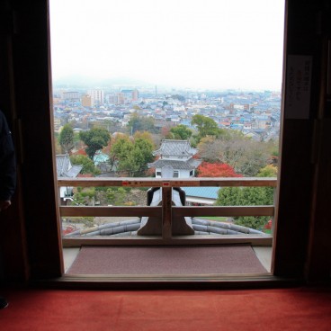 Inuyama Castle (Aichi Prefecture), View on the city from within the keep