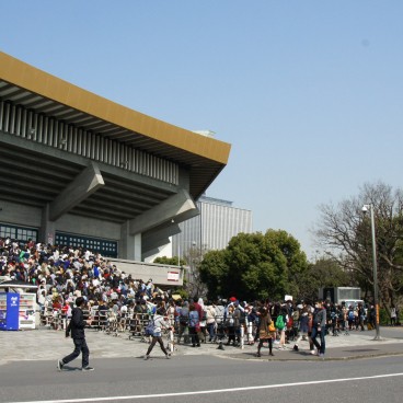 Chidorigafuchi in Tokyo, Entrance of the Nippon Budokan in the nearby Kitanomaru Park