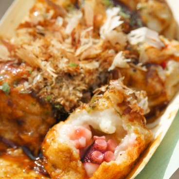 Maruyama Park (Kyoto), Takoyaki topped with katsuobushi flakes