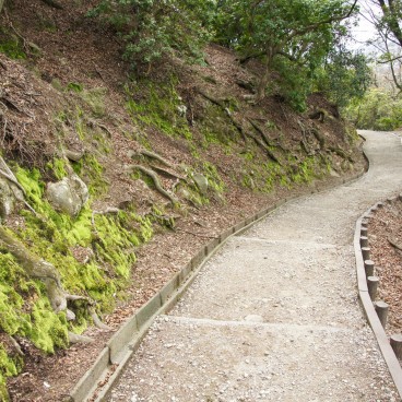 Mount Wakakusayama (Nara), Walking trail 2
