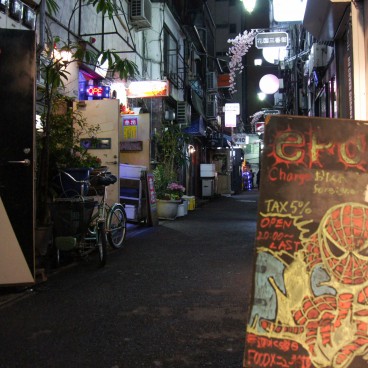 golden-gai-shinjuku-tokyo-12
