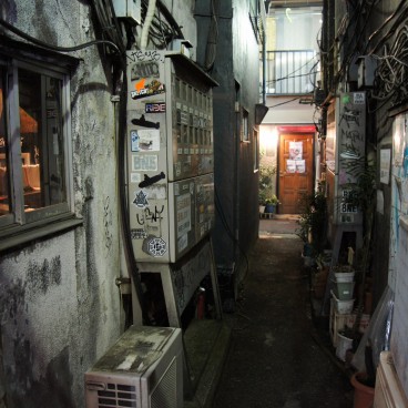 golden-gai-shinjuku-tokyo-13