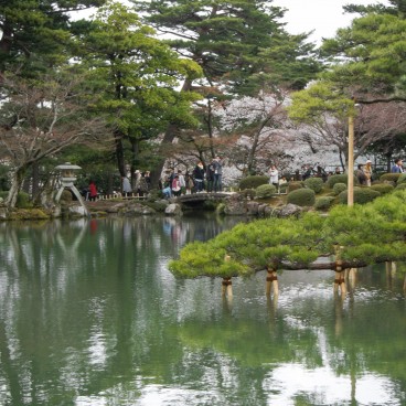 Kenrokuen Garden in Kanazawa, Kasumigaike pond and stone lantern 2