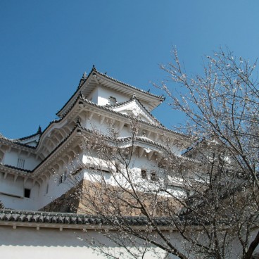 Himeji Castle, The defensive walls and the keep before the 2015 renovation 3