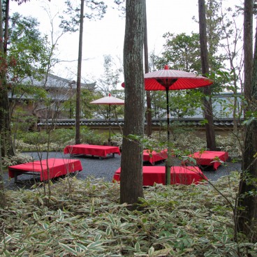 Kinkaku-ji (Kyoto), Outdoor seats to enjoy tea