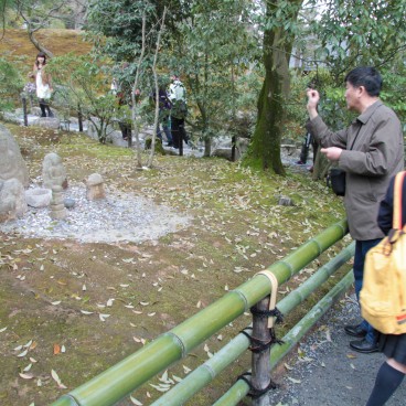 Kinkaku-ji (Kyoto), Offerings